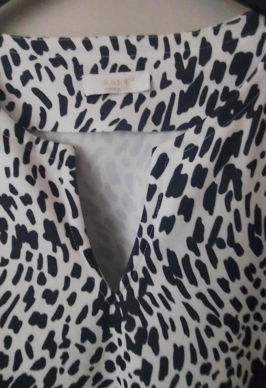 Vestido preto e branco com estampa animal da FAME, tamanho 42 – photo 2